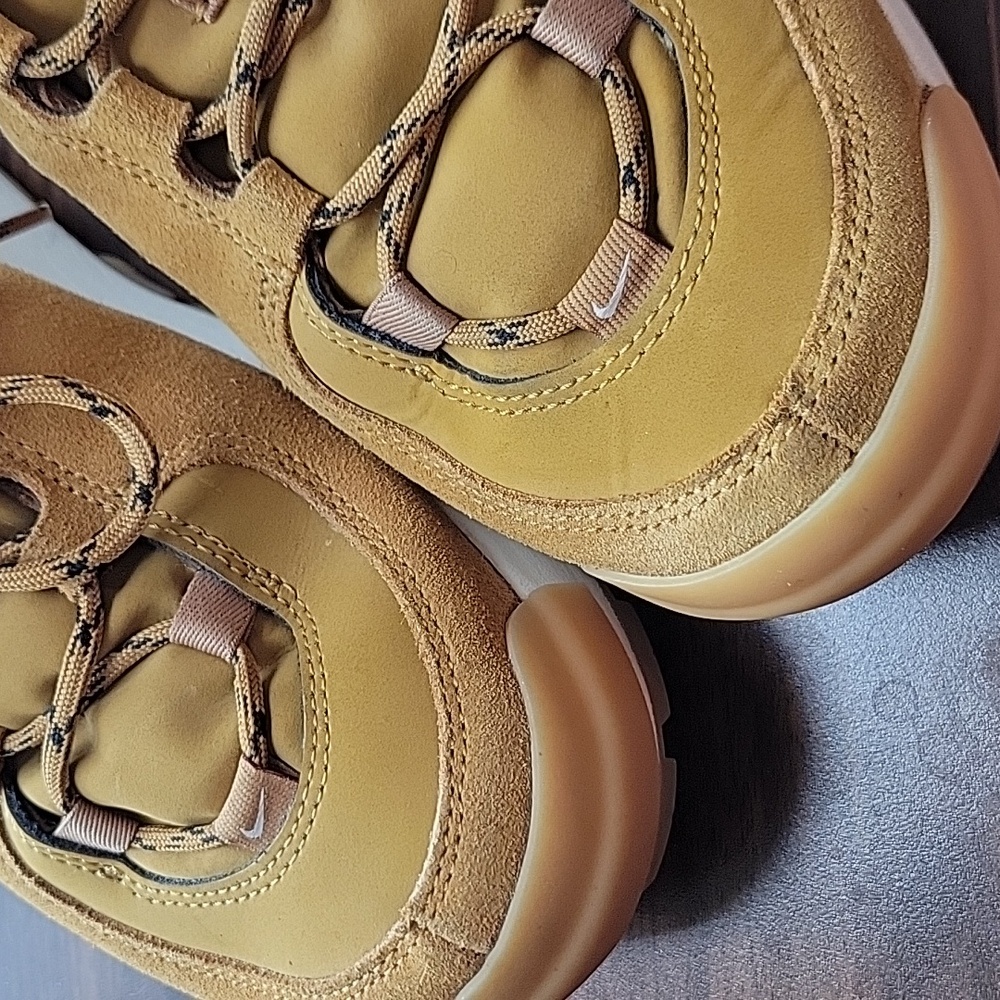 Nike Brown High-Top Boots - Picture 3 of 5